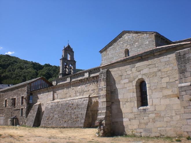 Lateral del Monasterio de San Martín de Castañeda